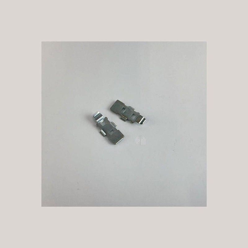 plaque de fixation grille four Whirlpool Indesit C00952152